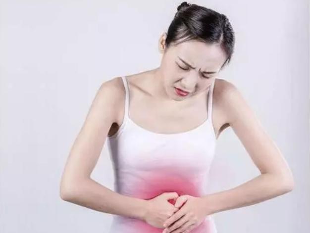 女性若有妇科病,嘴巴或会出现4种变化,建议自查一下
