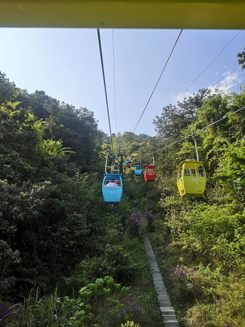 韶关的云门山是一个不错的旅游度假区,山上空气新鲜,五月的天气正适合