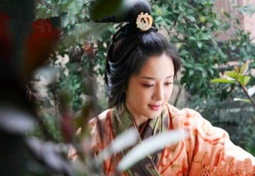 张飞偶遇美少女,抢回家做老婆,生的两个女儿,都成了蜀汉的皇后