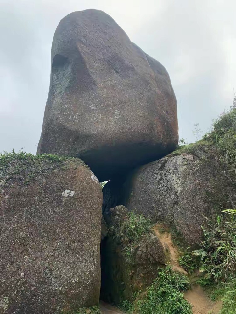 五一出游广西钦州五皇山小憩