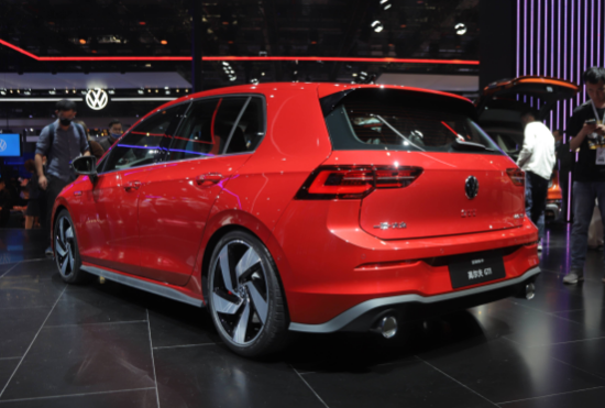 "钢炮版"02对比高尔夫gti,领克能抢走买大众的年轻人