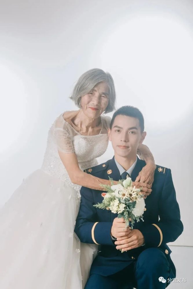 婚纱照故事_婚纱照图片室内(3)