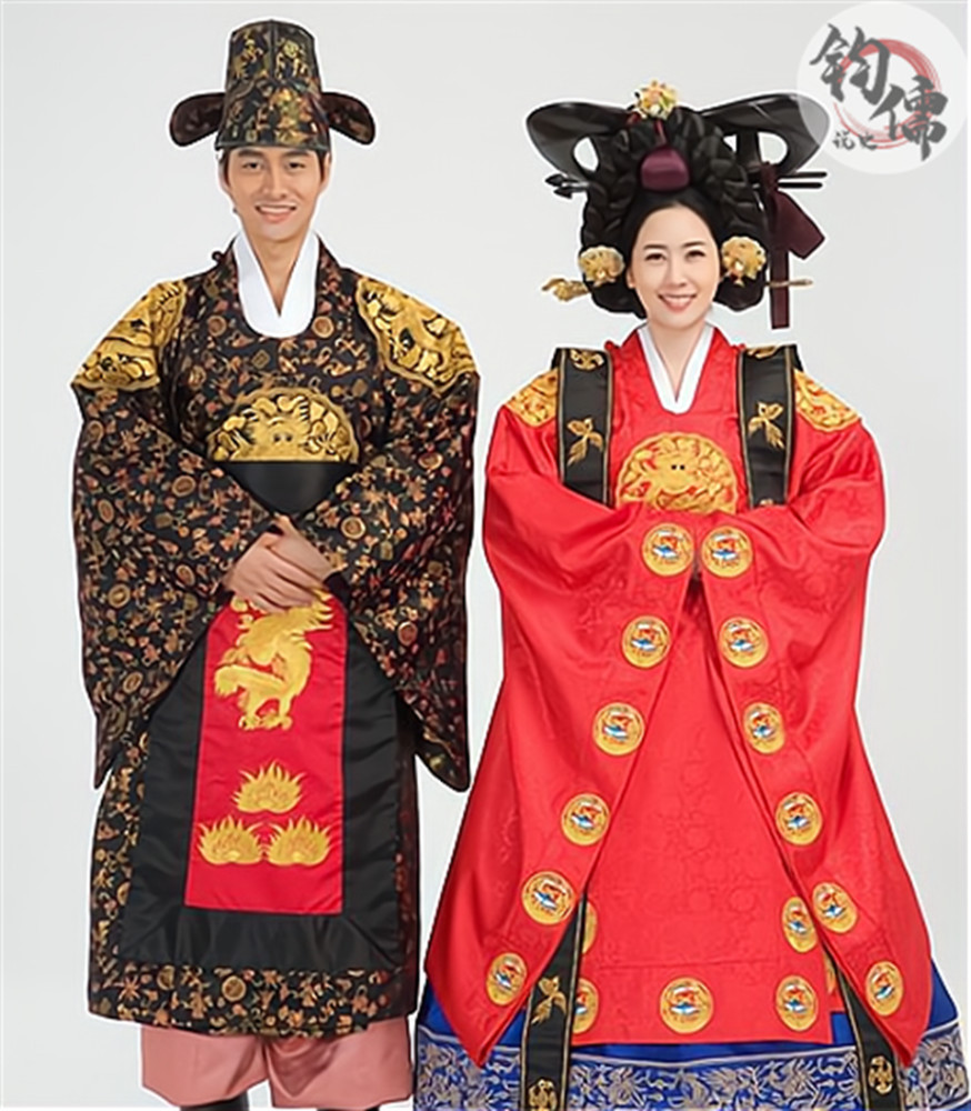 身着传统服饰的韩国人