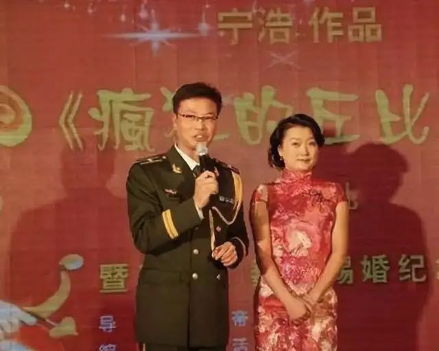 王迅婚纱照_王迅老婆(2)