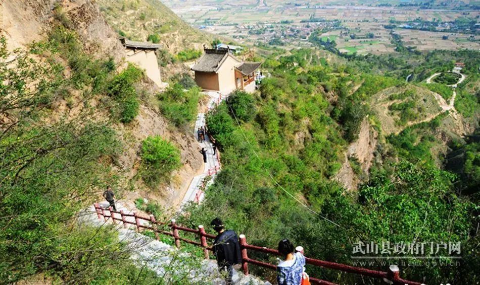 五一游武山木梯寺石窟群组图