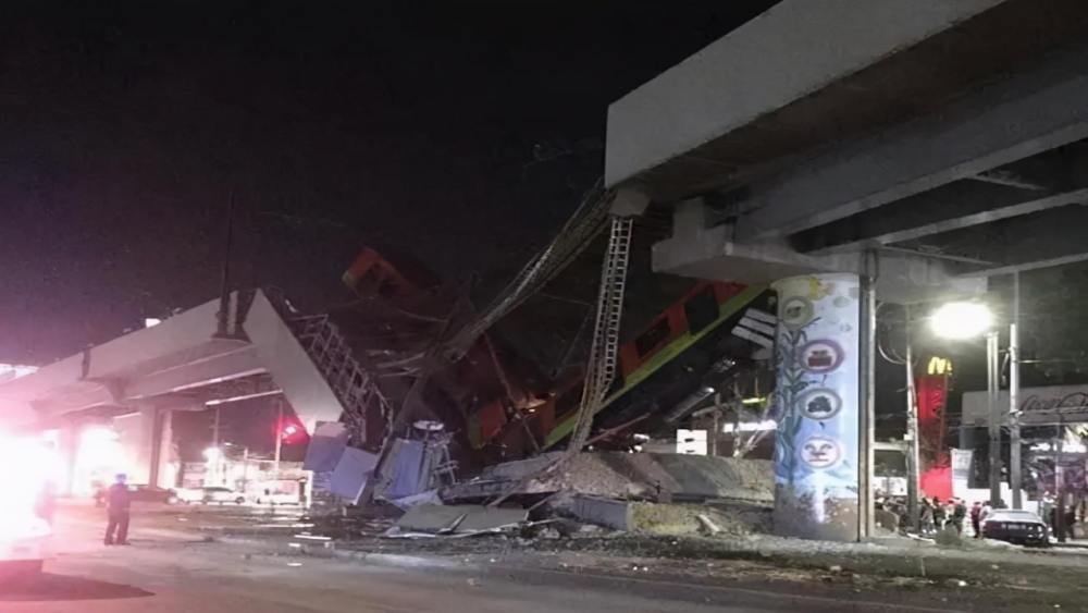 墨西哥一高架突发坍塌,地铁脱轨砸向地面断成两截!已致数20人死亡
