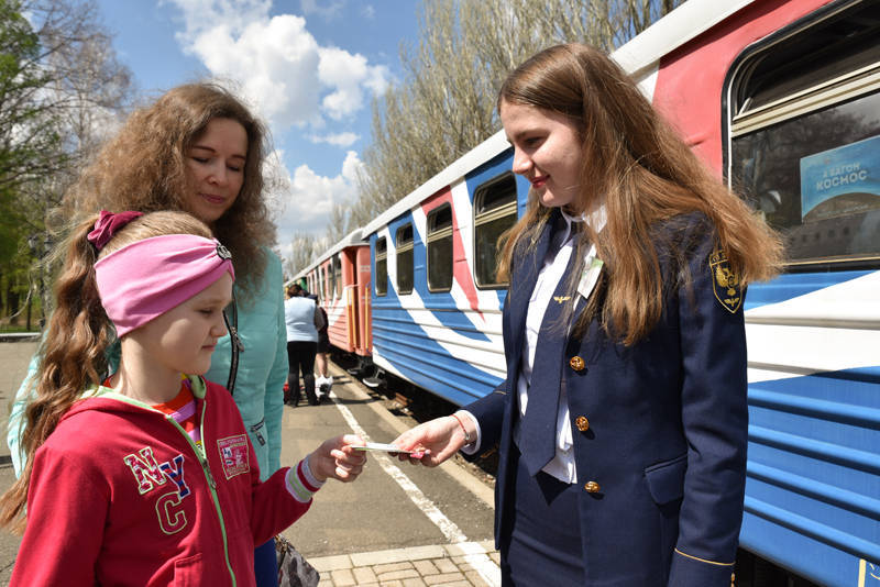 乌克兰顿涅茨克开启儿童铁路