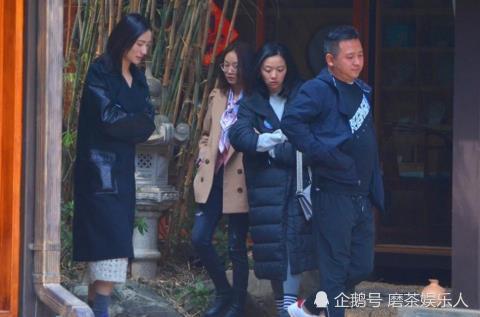 李亚鹏女友小19岁果然清纯但并不漂亮气质跟王菲不是一档次
