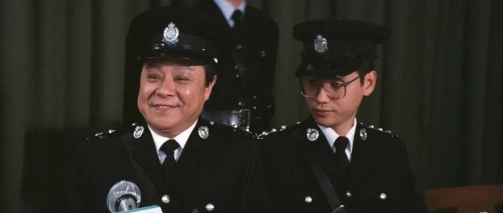 《警察故事》中的职场,超级警察成龙只能靠玩命上位,高层讲谋略