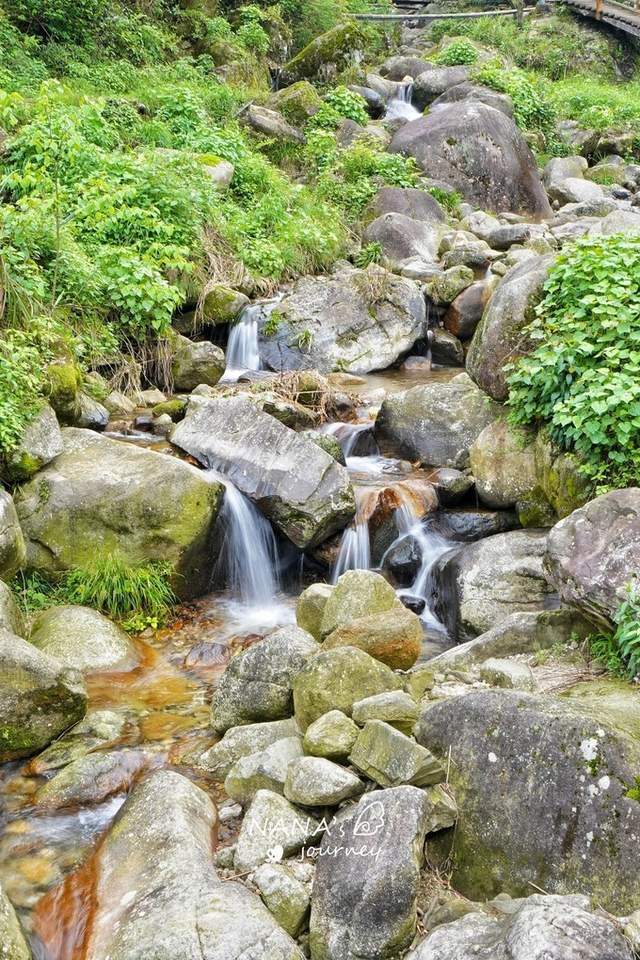 一路听泉水响叮咚,一路看尽自然的美景,一路走向那桃源般的古村.