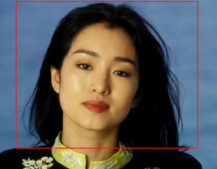 都说巩俐太老了?25岁泳装照曝光后,这颜值和身材着实让人羡慕