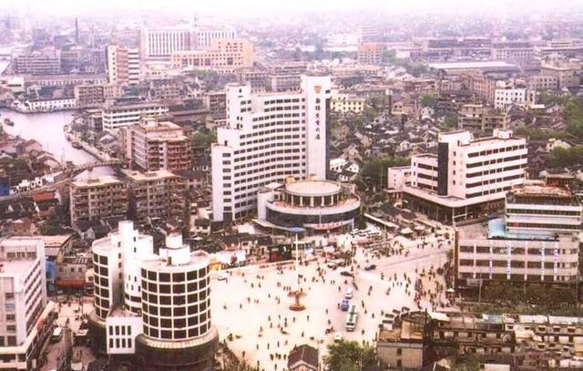 老照片90年代的无锡大爷大妈都这么时尚的吗