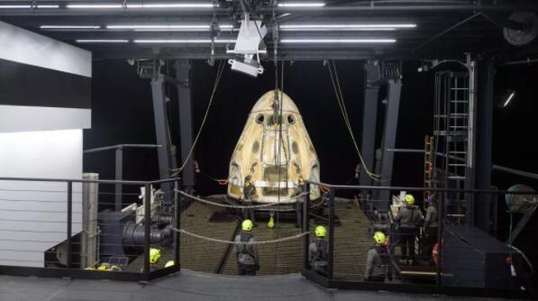 安排上了，SpaceX预计9月份送4名平民游太空