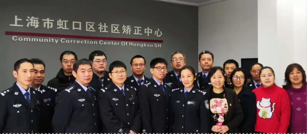 在繁忙的社区矫正工作之余,黄琲还兼任区司法局机关党支部副书记和