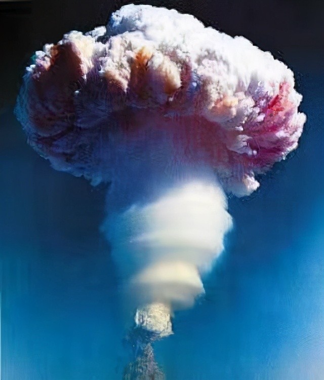 图为氢弹爆炸蘑菇云