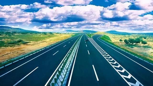 中国最长高速公路全长4395千米一路风景美不胜收