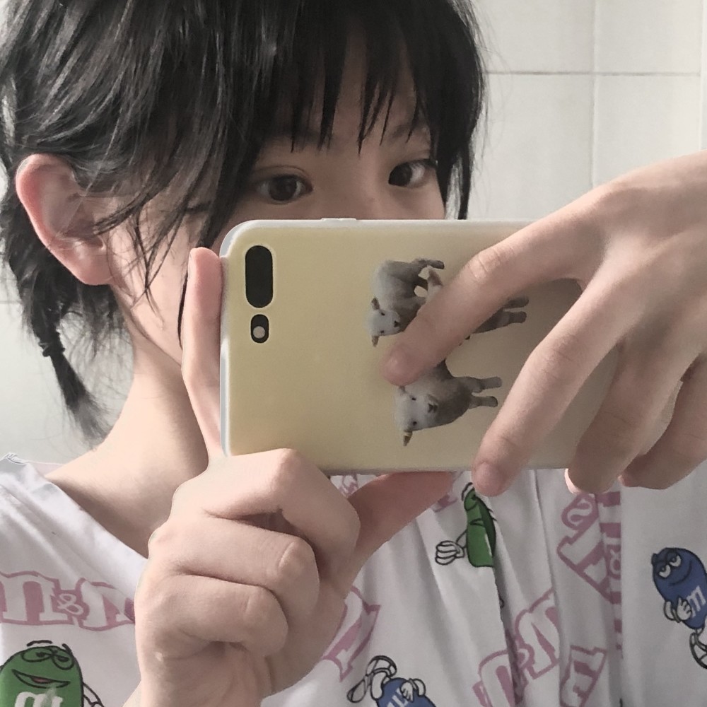 网恋照片:听说女孩子会喜欢一个长期跟她聊天的人