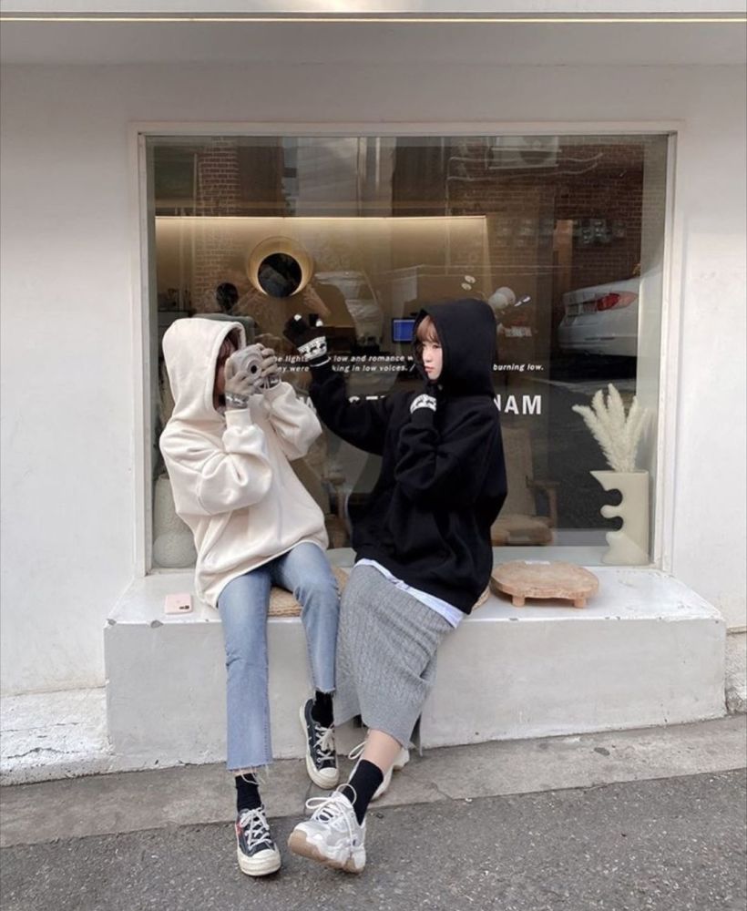 如何拍出好看的双人照?盘点20种双人拍照姿势,摆pose不再烦恼!