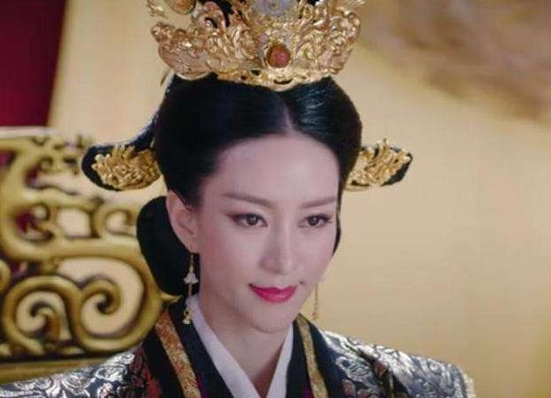 柏贤妃所生下的皇二子,就是被她派人给残忍杀害的!