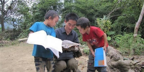 那个住猪圈捡垃圾背着疯娘求学的孝子刘秀祥学成后在做什么