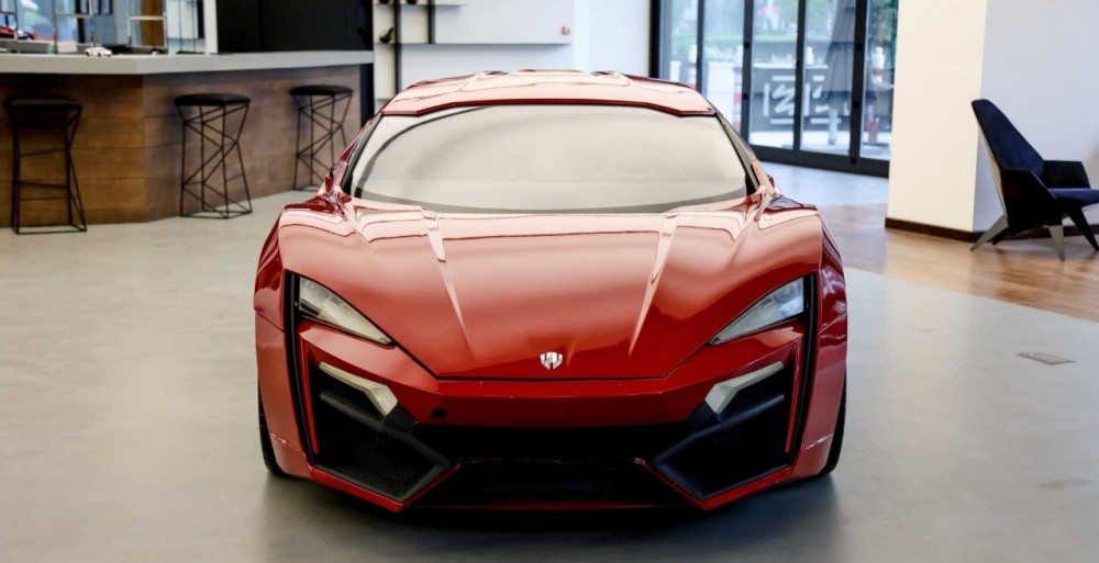 对,就是来自中东的超级跑车lykan hypersport(莱肯).