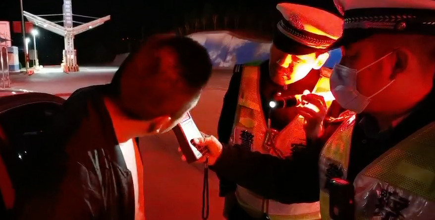 吴谋涉嫌酒驾驾驶机动车的交通违法行为,目前案件正在办理中.