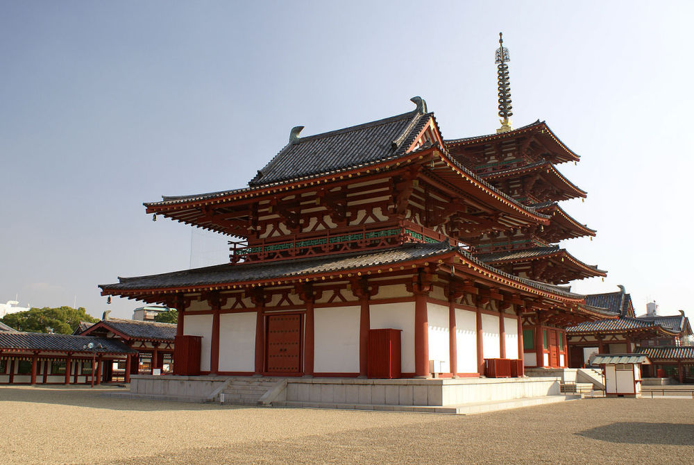 日本飞鸟时代的四天王寺为标准的魏晋形制建筑,注意其方形平面与生硬