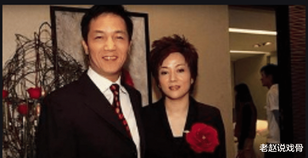 毛玉萍:助老公成首富后入狱,成龙为她求情,现送儿子1.5亿豪宅