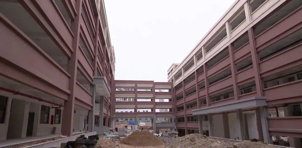 如今莆田城区众多名校的新校区不断涌现,更有不少扩建工程,可以预见的