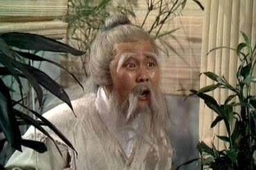 他是经典老顽童意外坠海捡得一条命如今落魄独居深圳
