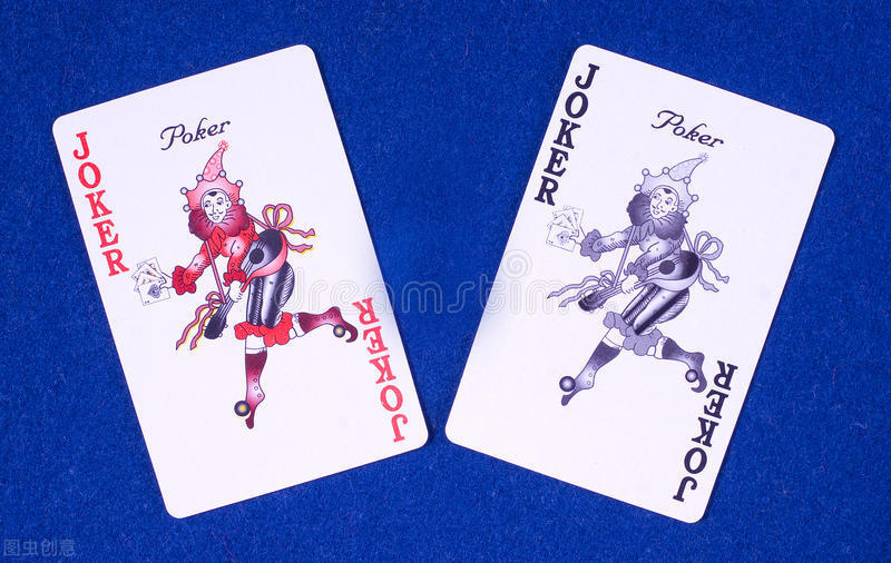 扑克牌中的大小王为什么是两张小丑?