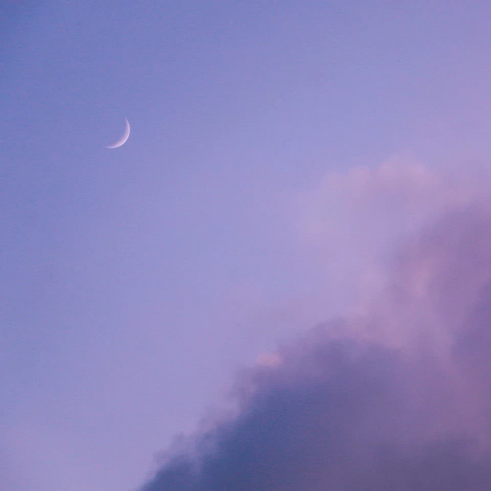 星空日月背景图