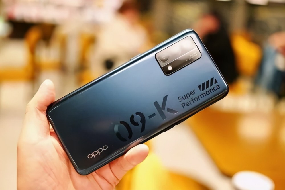 oppok9的外观设计,彰显了硬朗科技的未来感