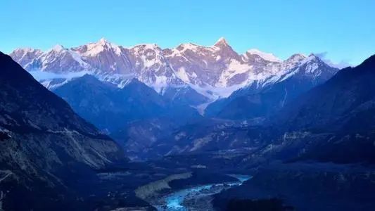 这个夏天我想带你去山的那边看雄鹰
