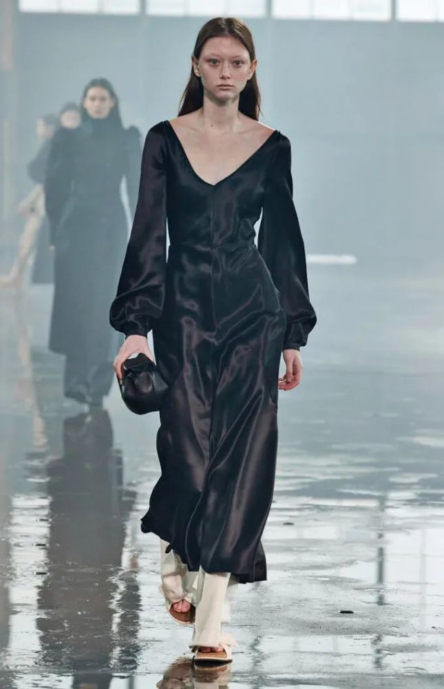 2022年服装流行元素,2022年服装流行面料 女装流行色趋势,2022春夏买手指南