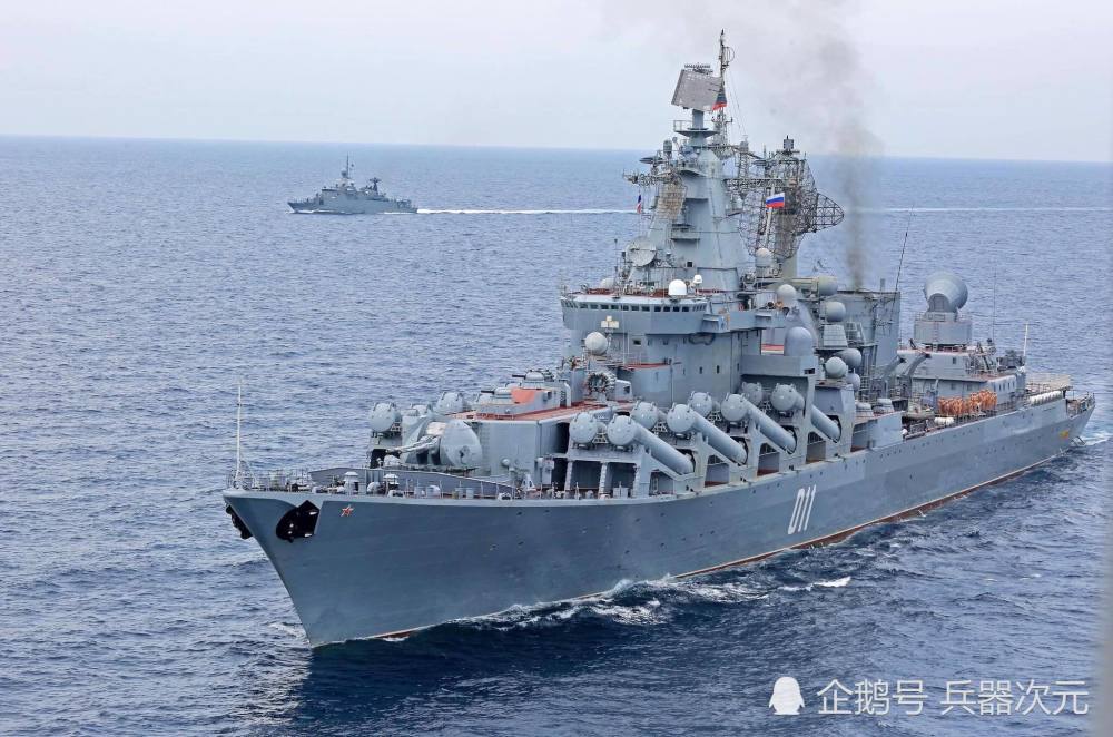 够义气!西方舰队来亚洲秀肌肉,俄军万吨级巡洋舰替朋友出头