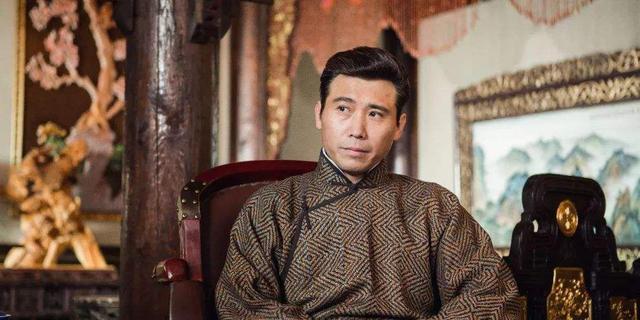 戏红人不红的李乃文悬崖之上首映前恋情曝光希望不是炒作