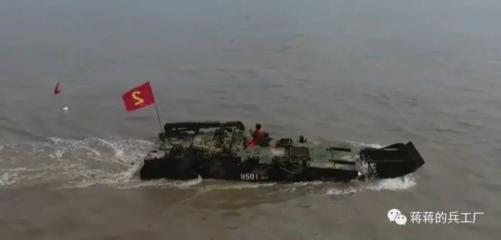 第74集团军某旅两栖装甲抢救车海上浮渡,能力全面责任