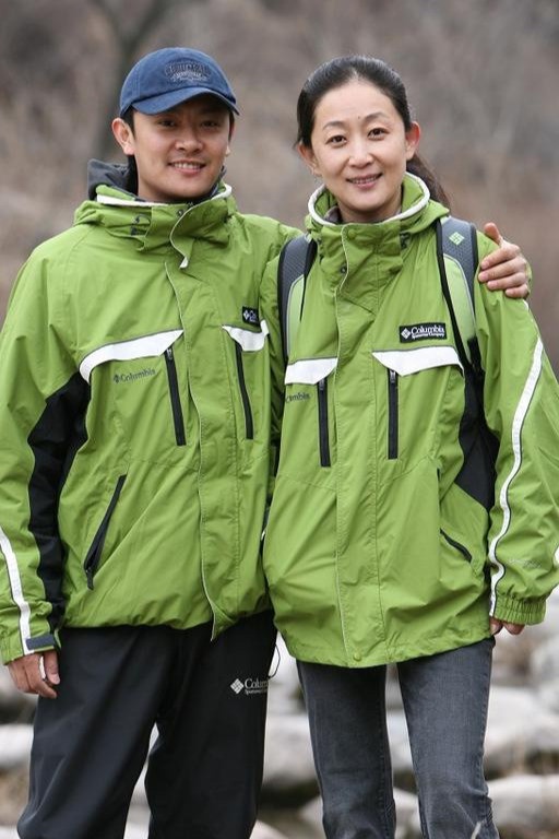 2000年,陈瑾主演都市情感电视剧《相依年年》,凭借此剧获得 第8届上海