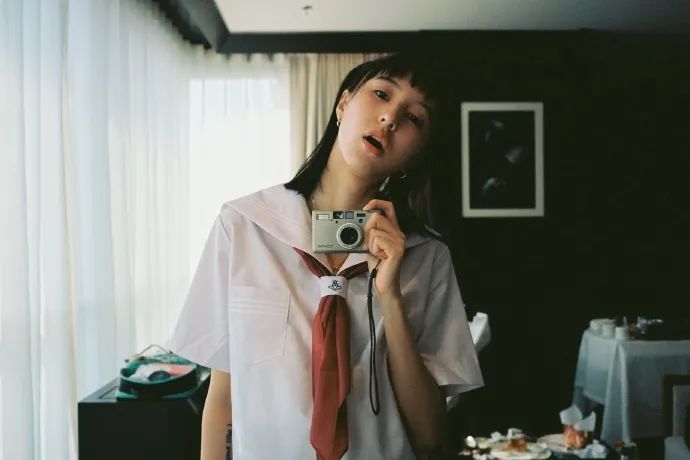 烟台三中文科状元,雌雄莫辨的百万博主,中传校花,火了!