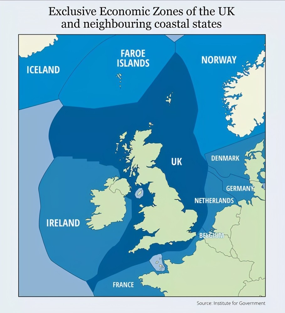 受限于欧洲海岸线地形,英国的专属经济海域与周边多个邻国的专属经济