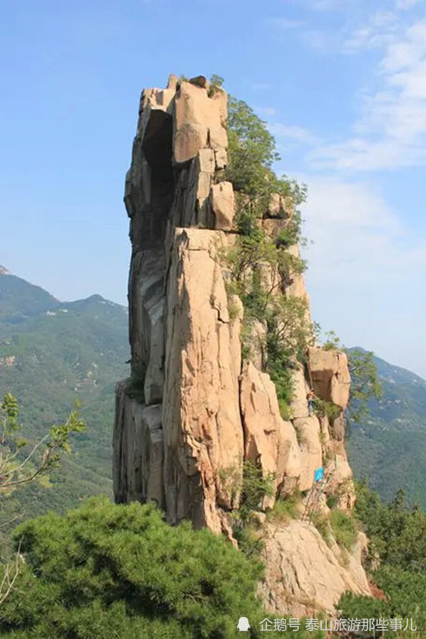 单论自然风光险美奇绝而言,泰山三大景点非仙人桥,瞻鲁台,扇子崖莫属