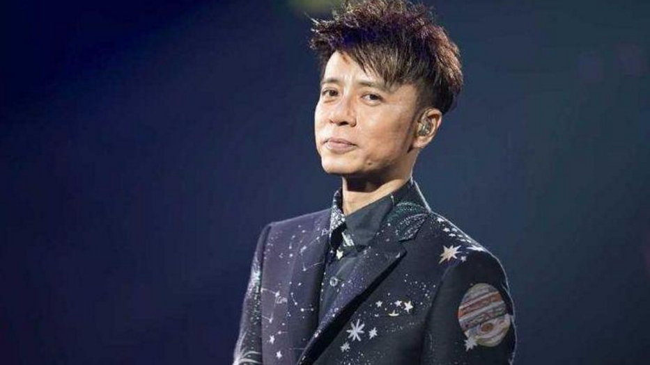 香港出道男歌手,谁开的演唱会最多?没想到他也榜上有名