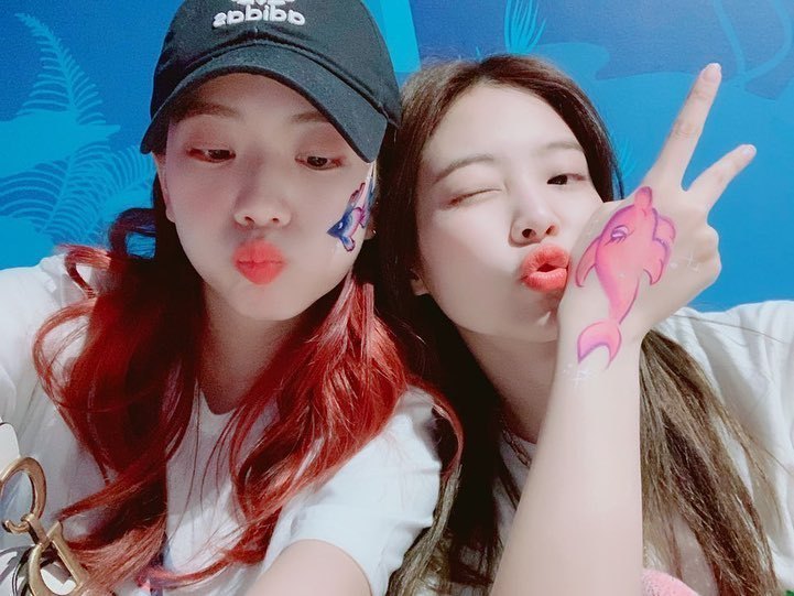 blackpink 智秀jisoo/jennie 打啵j的海洋之旅!