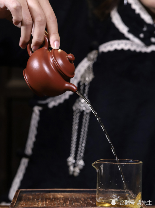 紫先生—紫砂壶:出水爽利的秘诀在哪里?