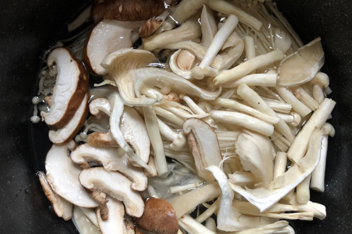 鲜滑营养的蘑菇汤要常做给孩子吃好处多多