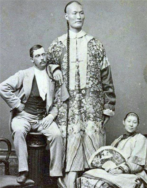 清末第一巨人詹世钗,入英国籍娶英国女子,其后人如今