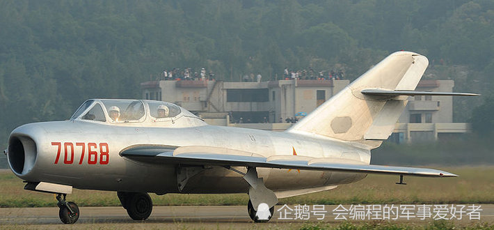 今日武器装备分享-中国歼6战斗机