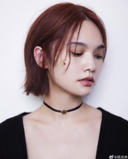 杨丞琳橘红短发怼脸拍 洒脱随性又a又飒_腾讯新闻