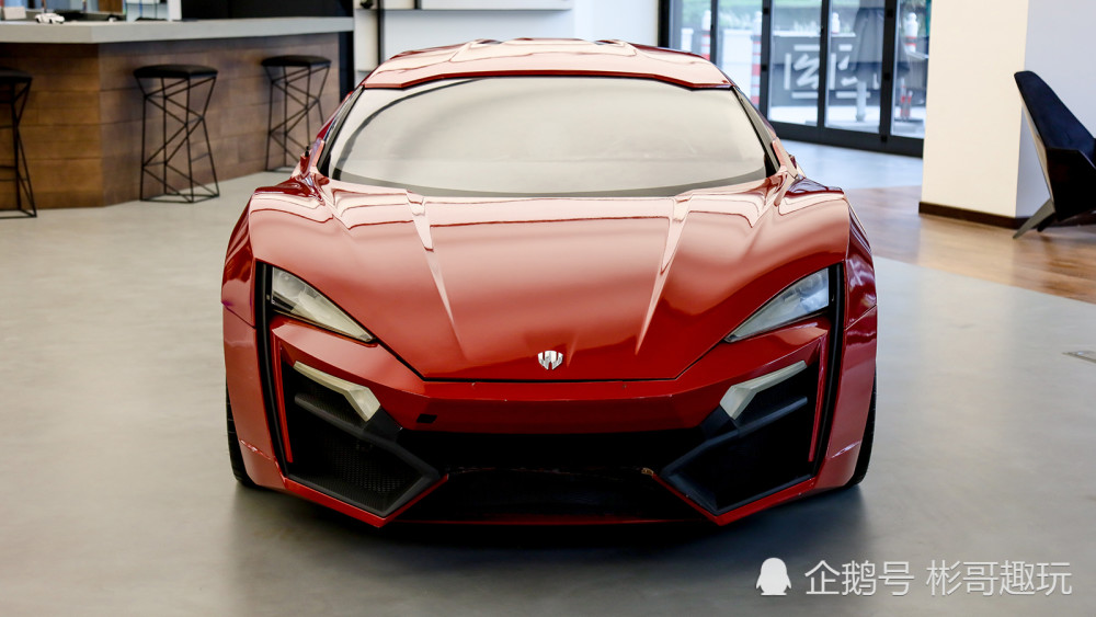 还记得速度与激情7上撞毁的那辆超跑吗lykanhypersport